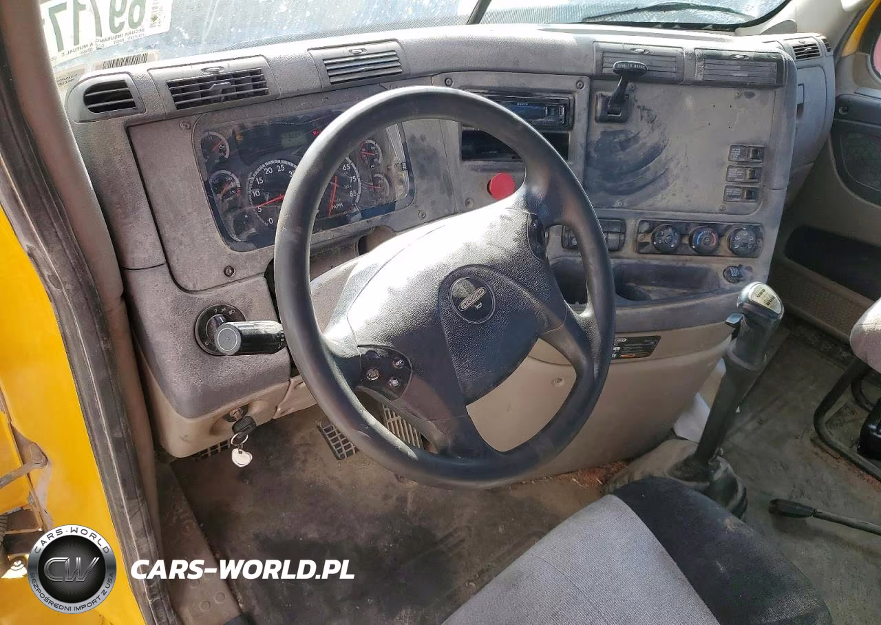 2013 Freightliner Cascadia Semi Truck VIN:1FUJGEDV2DSBU5095 - 8