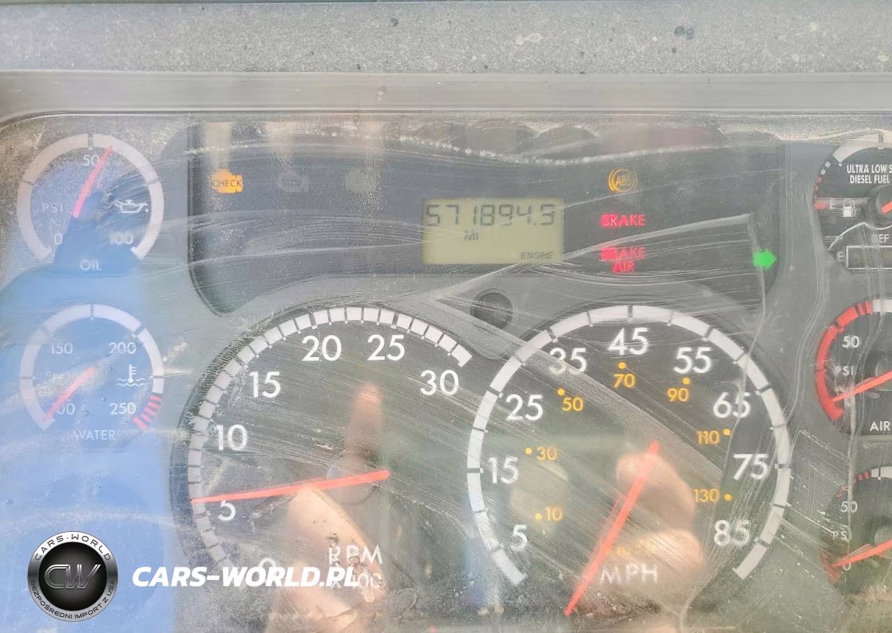 2013 Freightliner Cascadia Semi Truck VIN:1FUJGEDV2DSBU5095 - 9