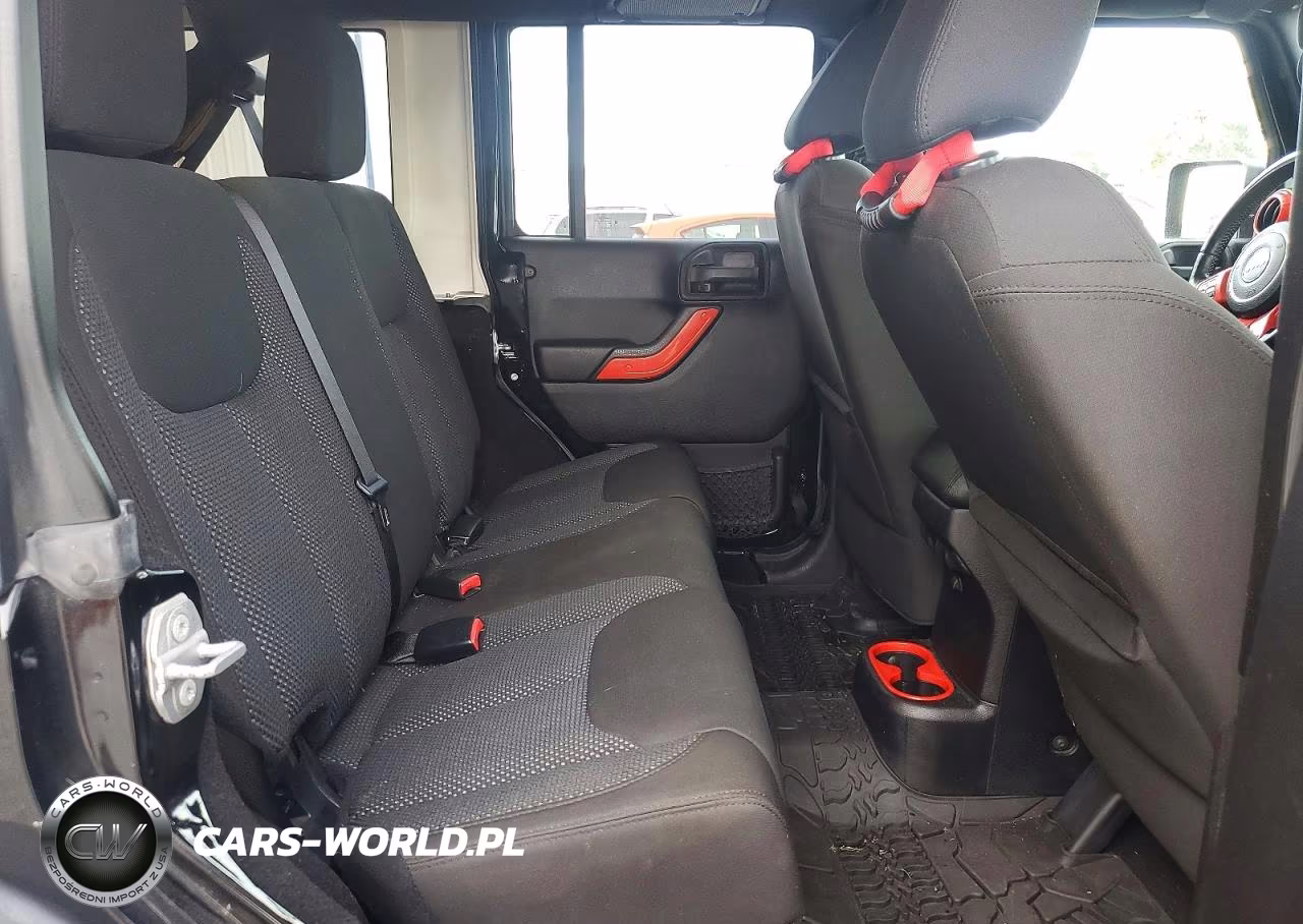 2016 Jeep Wrangler Unlimited Sport VIN:1C4BJWDG7GL102081 - 11