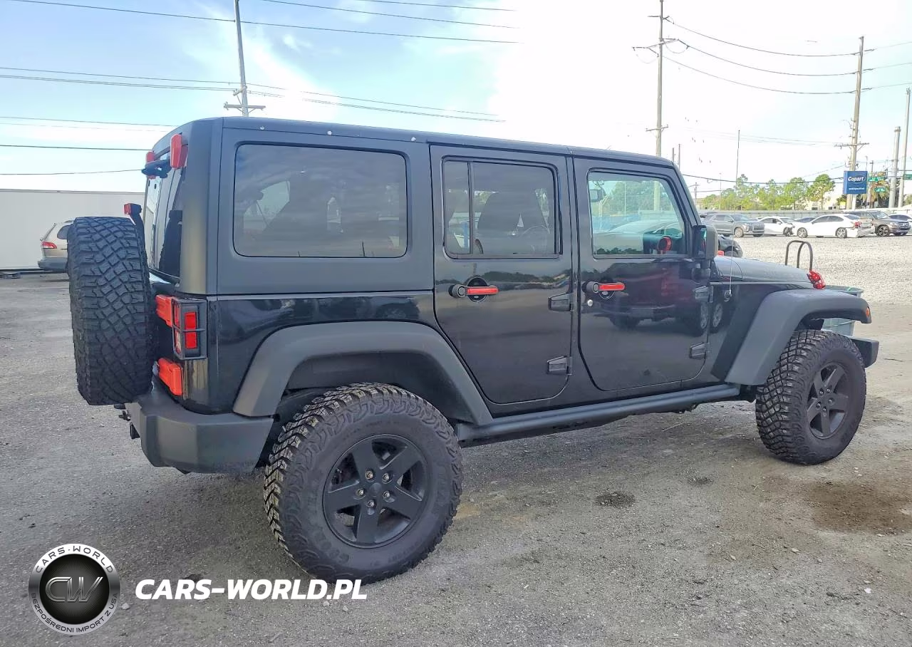 2016 Jeep Wrangler Unlimited Sport VIN:1C4BJWDG7GL102081 - 3