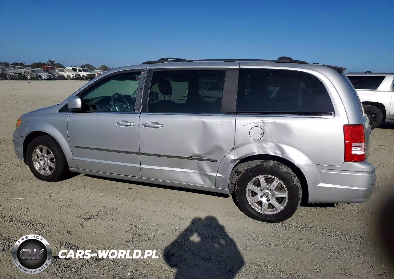 2010 Chrysler Town & Country Touring VIN:2A4RR5D19AR108972 - 2