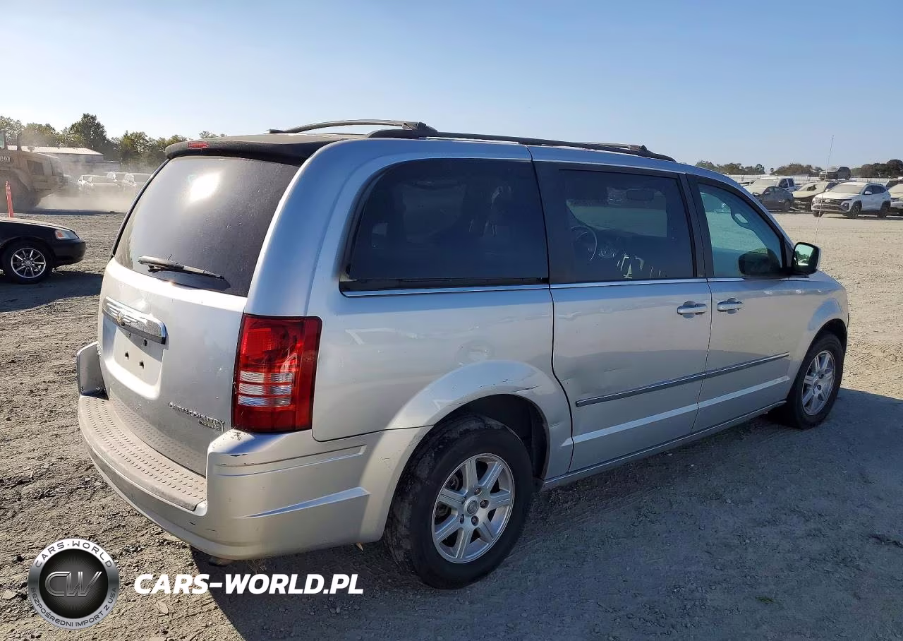2010 Chrysler Town & Country Touring VIN:2A4RR5D19AR108972 - 3