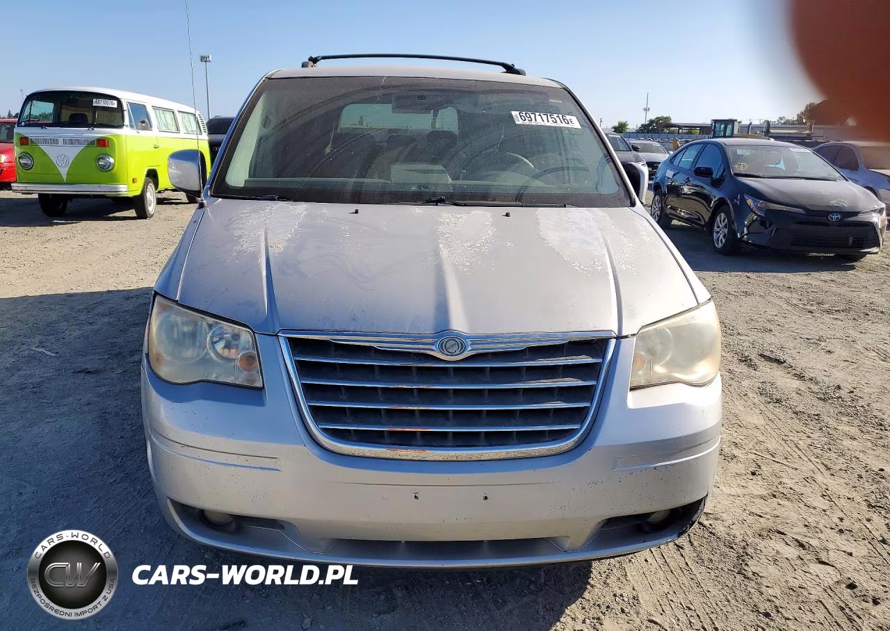 2010 Chrysler Town & Country Touring VIN:2A4RR5D19AR108972 - 5
