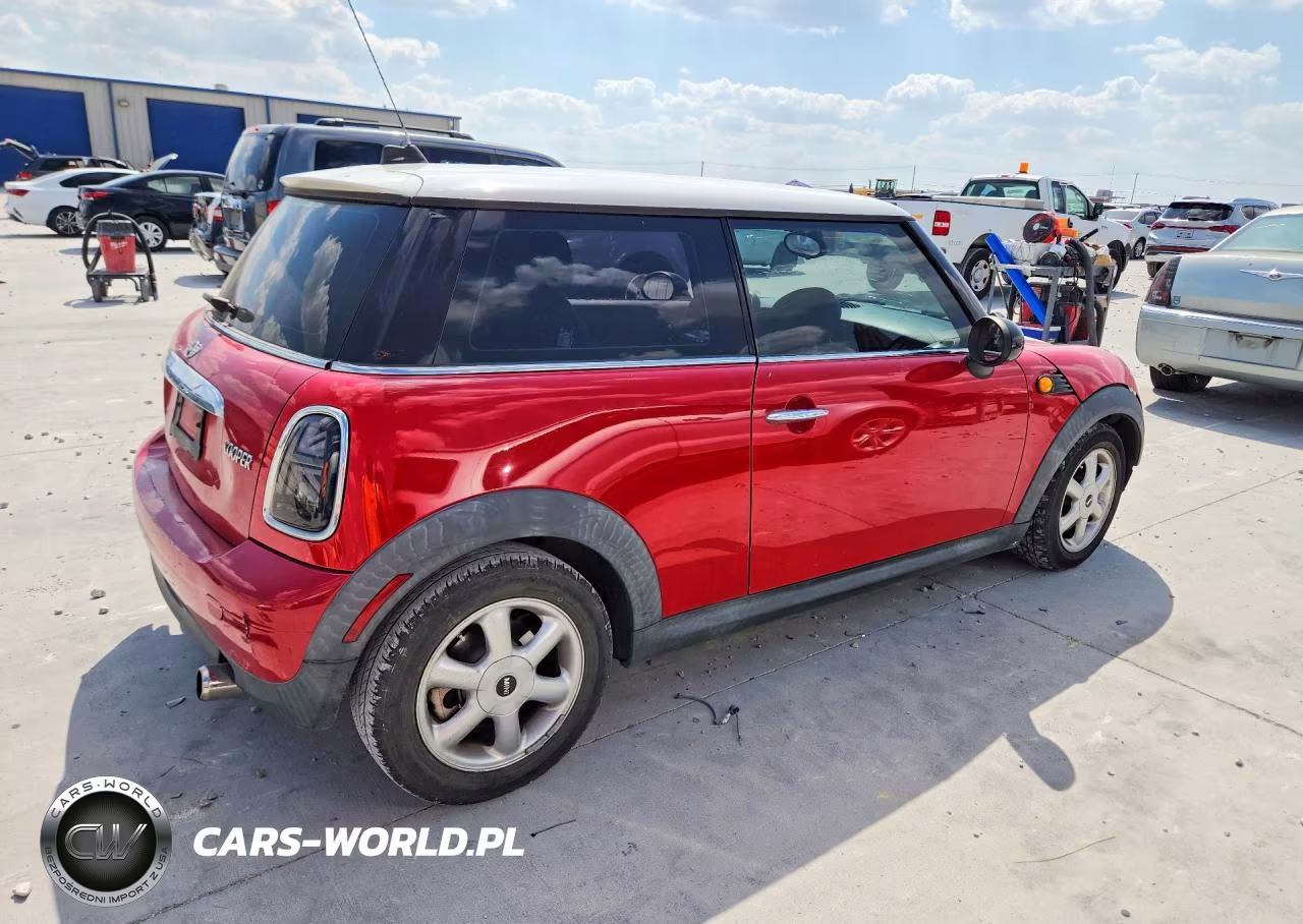 2009 Mini Cooper VIN:WMWMF33599TZ21327 - 3