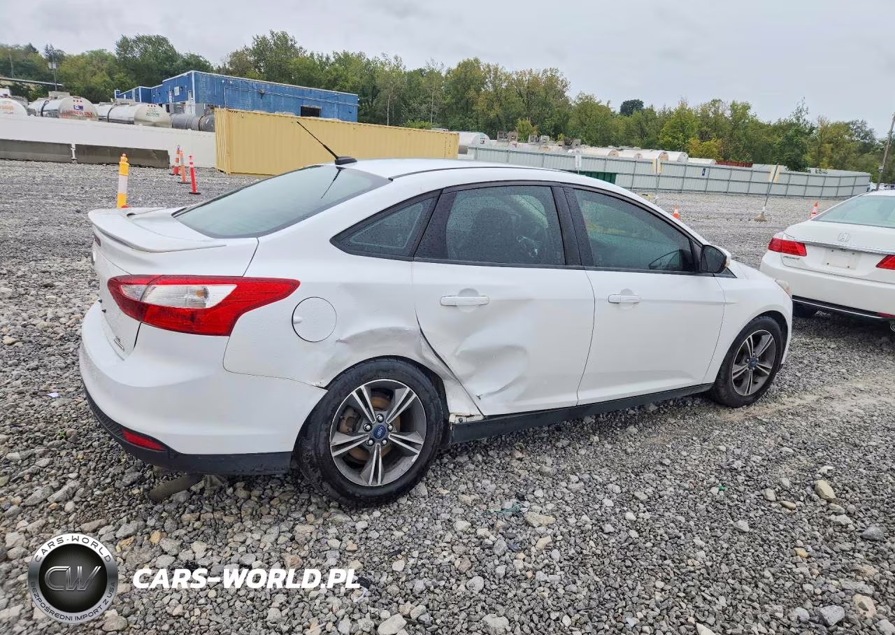 2014 Ford Focus Se VIN:1FADP3F28EL142759 - 3