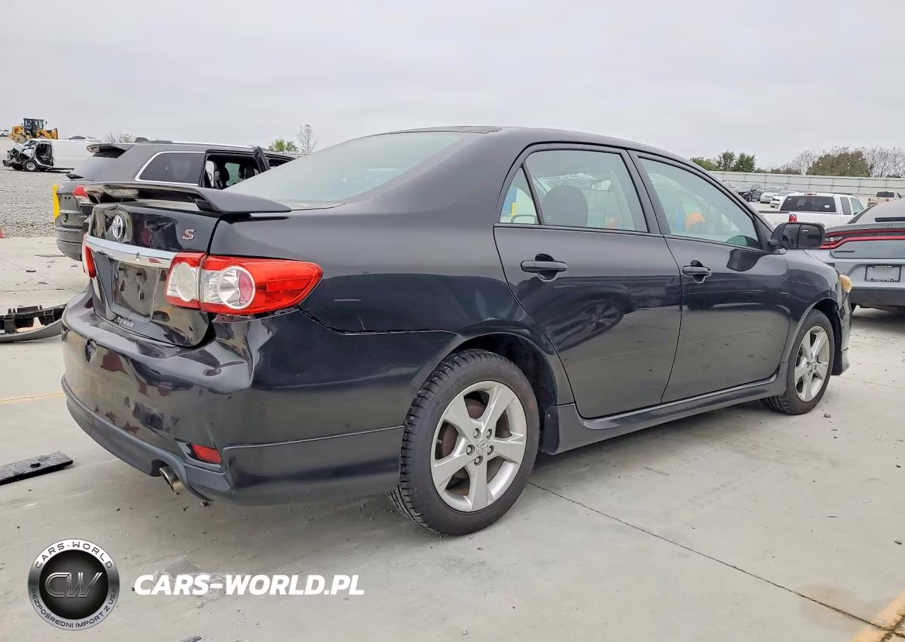 2013 Toyota Corolla S VIN:2T1BU4EE4DC025889 - 3