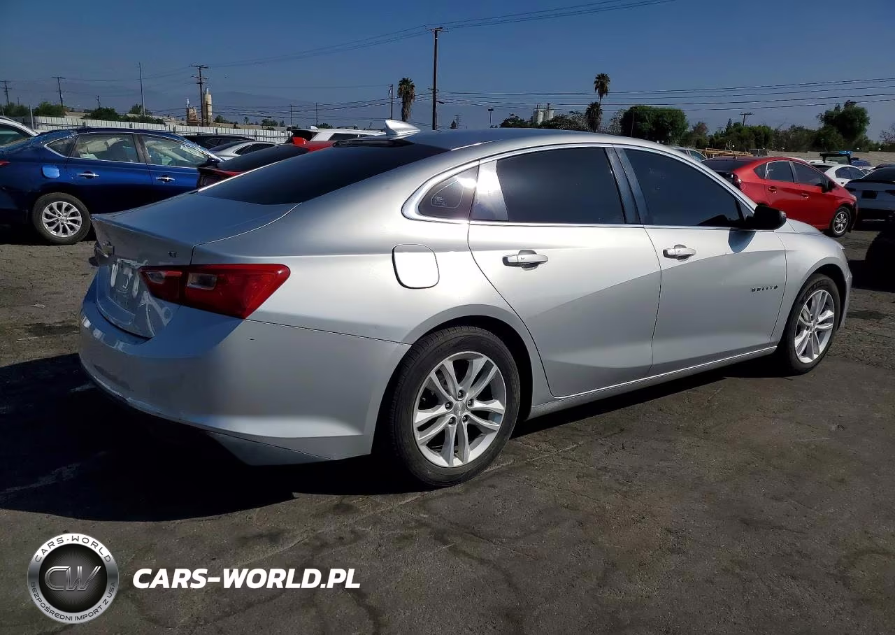 2018 Chevrolet Malibu Lt VIN:1G1ZD5ST8JF275042 - 3