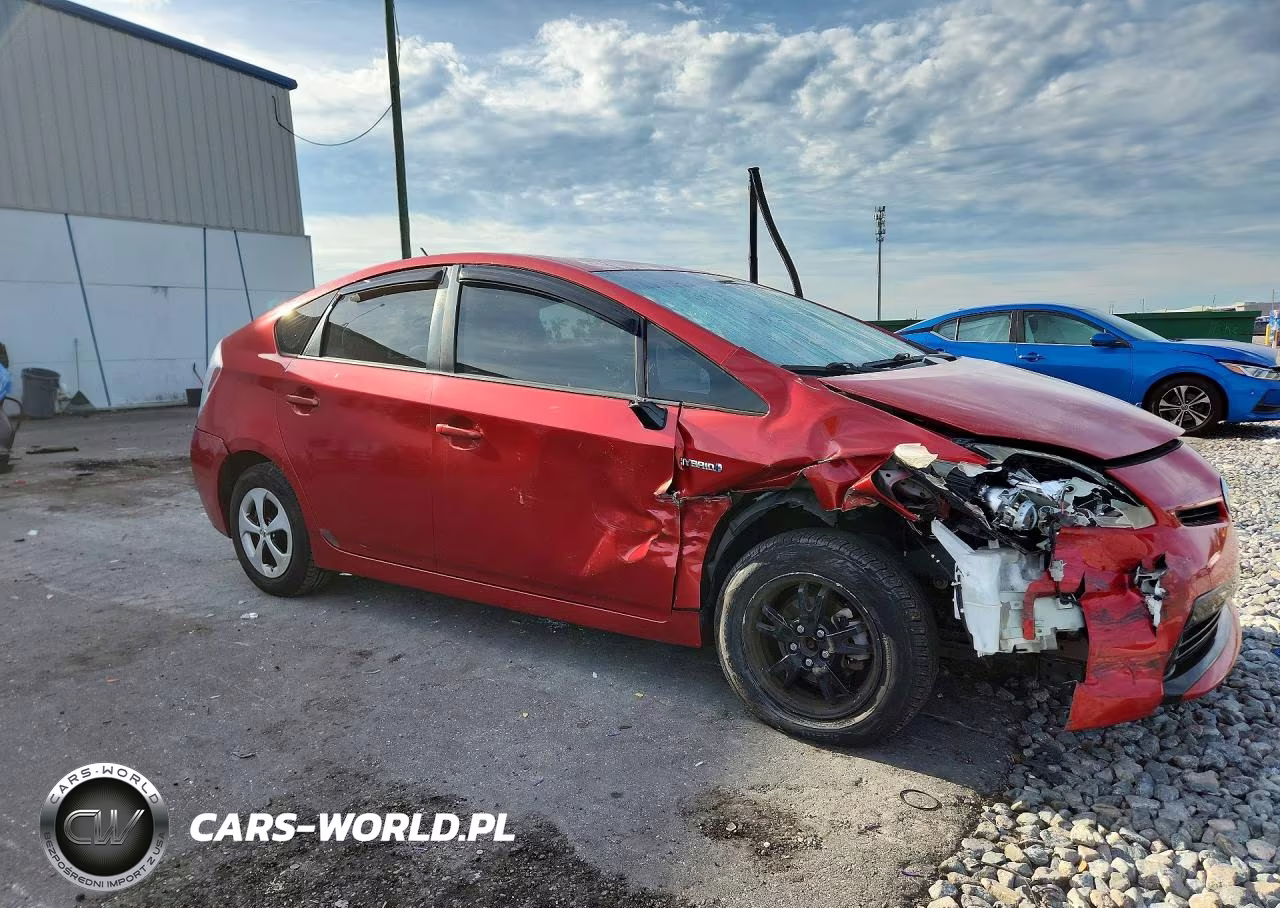 2013 Toyota Prius Two VIN:JTDKN3DU0D1678188 - 4