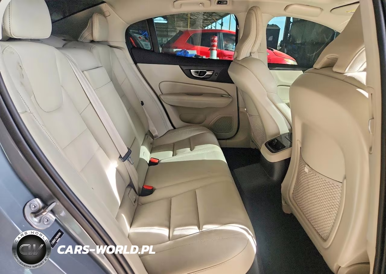 2022 Volvo S60 T8 Recharge R-Design Expressio VIN:7JRH60FZ3NG193168 - 10