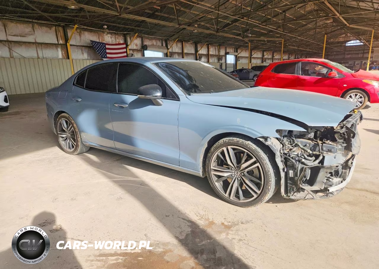 2022 Volvo S60 T8 Recharge R-Design Expressio VIN:7JRH60FZ3NG193168 - 4