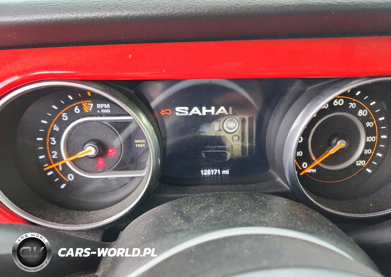 2018 Jeep Wrangler Unlimited Sahara VIN:1C4HJXEG4JW213918 - 9