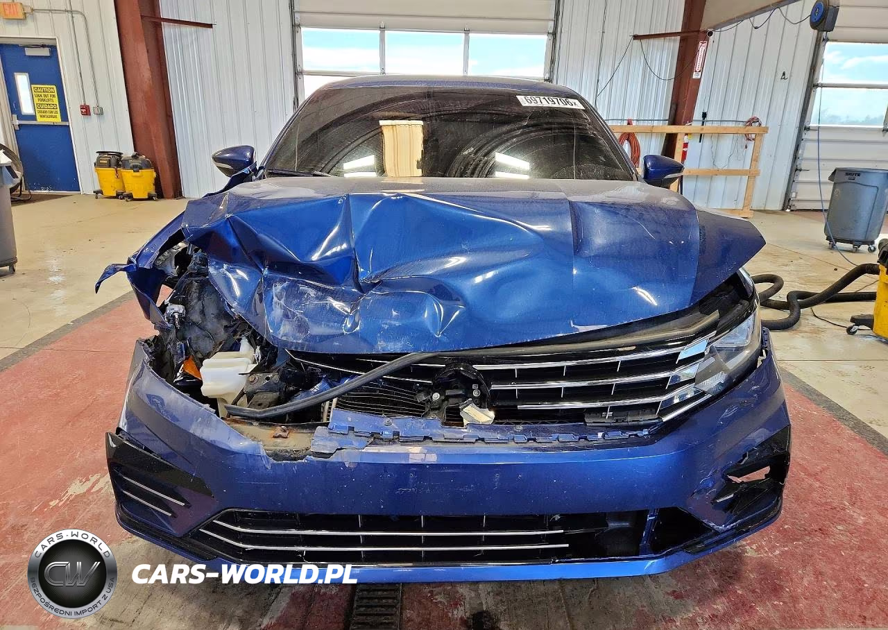 2017 Volkswagen Passat R-Line VIN:1VWDT7A31HC008707 - 5
