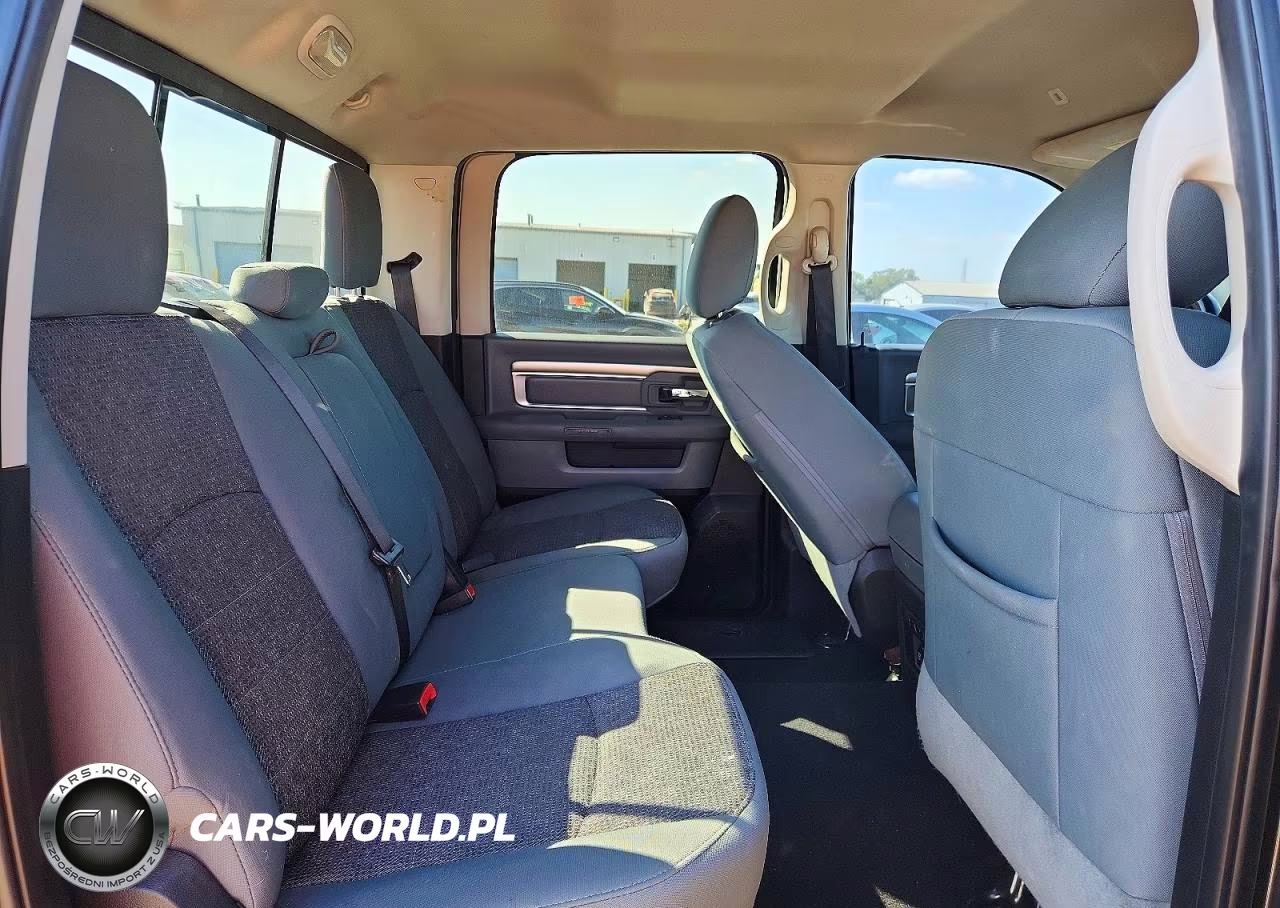 2018 Ram 1500 Slt VIN:3C6RR7LG9JG230705 - 10