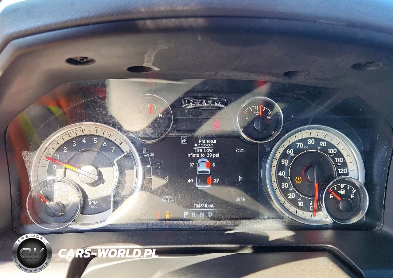 2018 Ram 1500 Slt VIN:3C6RR7LG9JG230705 - 9