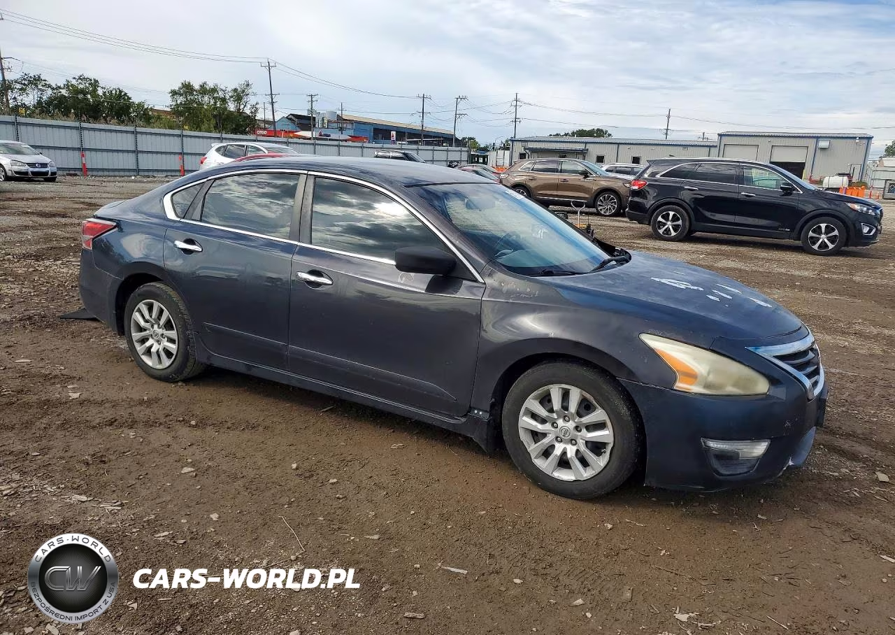 2014 Nissan Altima 2.5 S VIN:1N4AL3AP4EN253377 - 4