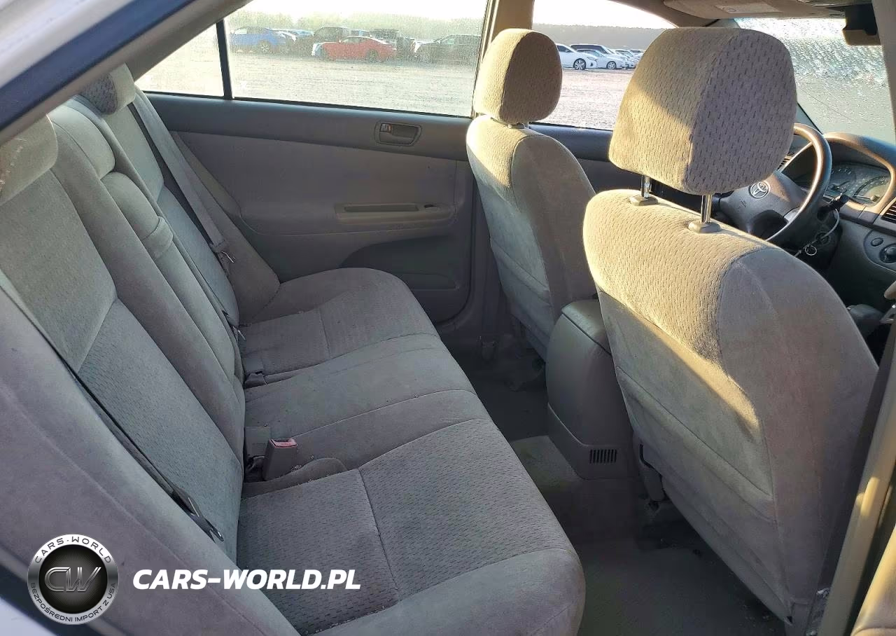 2002 Toyota Camry Le VIN:4T1BE32K72U025933 - 10