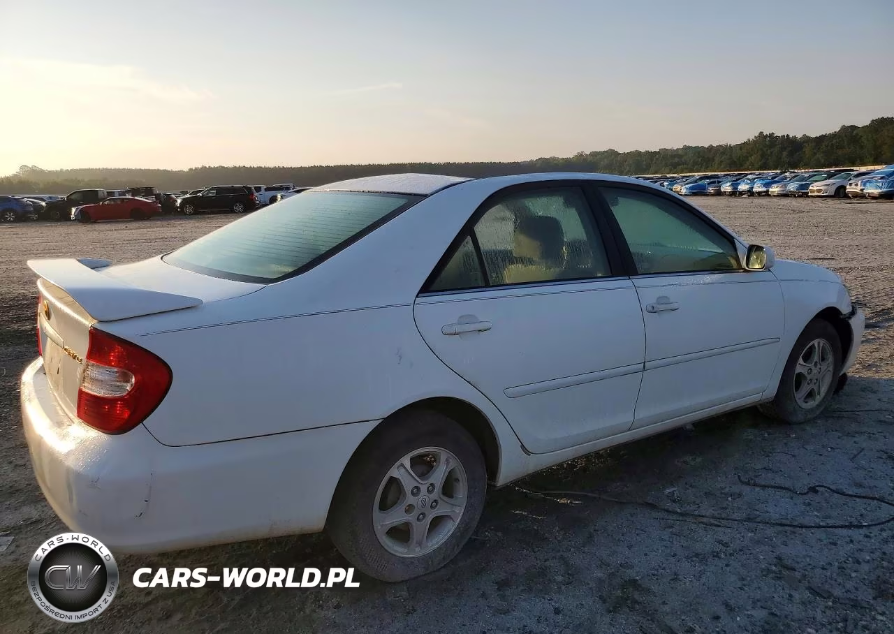 2002 Toyota Camry Le VIN:4T1BE32K72U025933 - 3