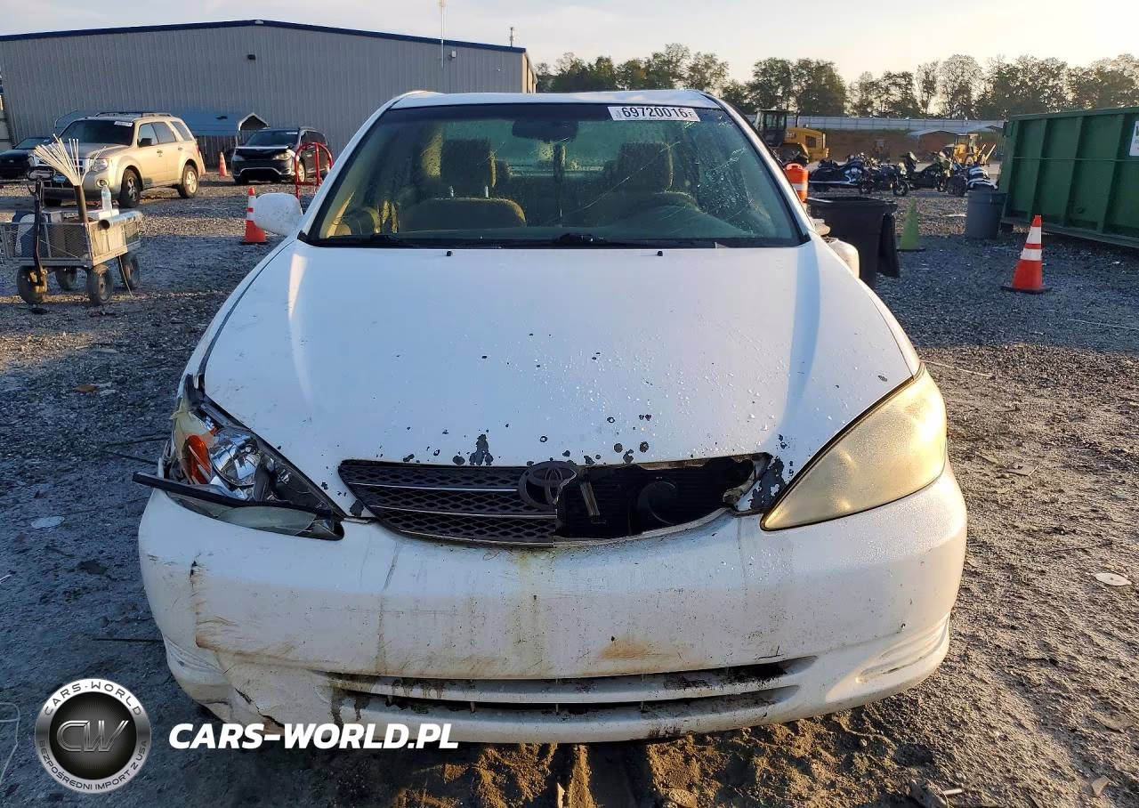 2002 Toyota Camry Le VIN:4T1BE32K72U025933 - 5