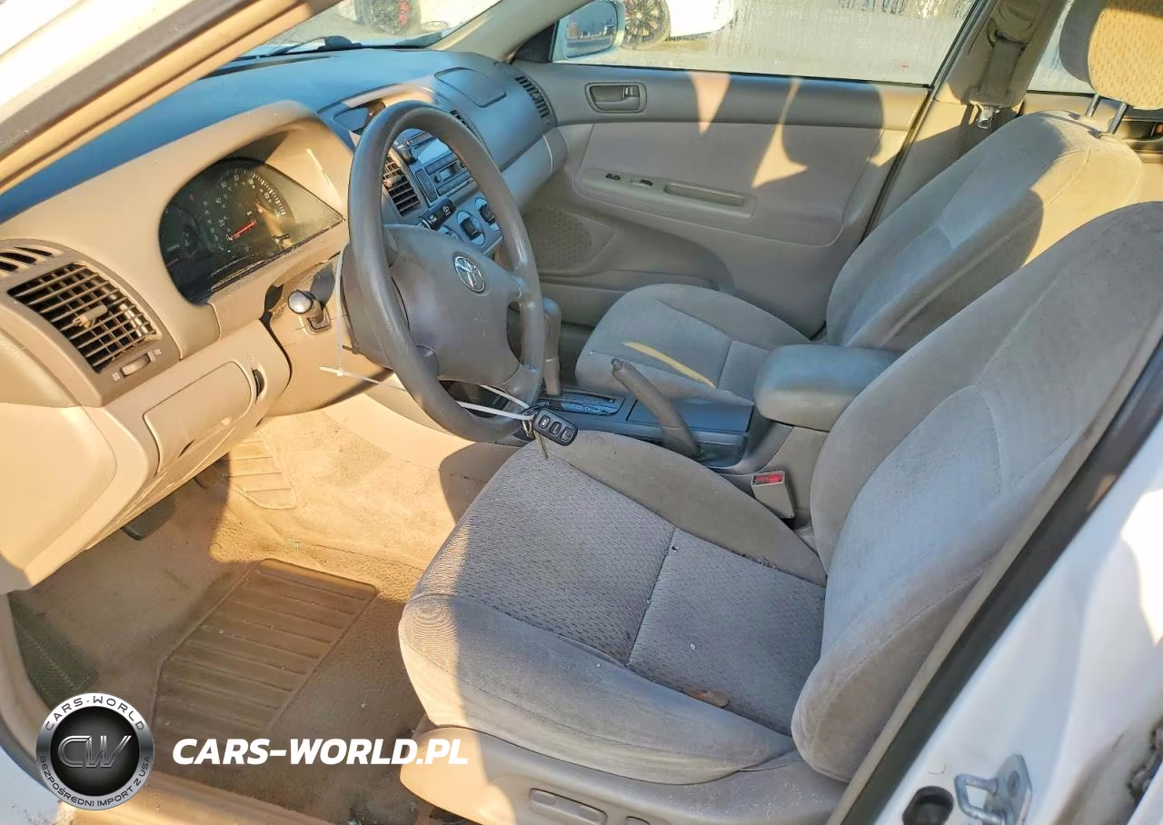 2002 Toyota Camry Le VIN:4T1BE32K72U025933 - 7