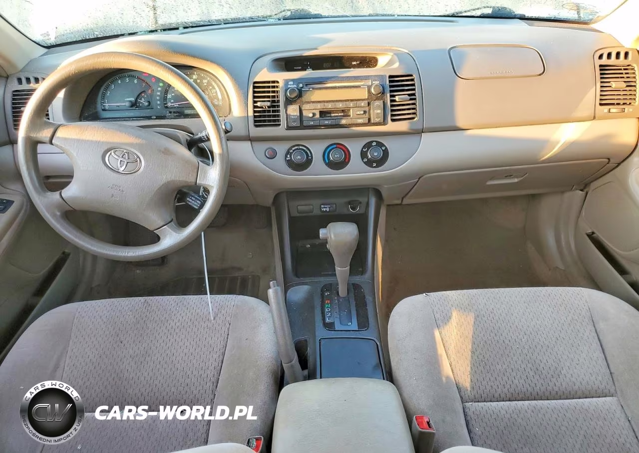 2002 Toyota Camry Le VIN:4T1BE32K72U025933 - 8