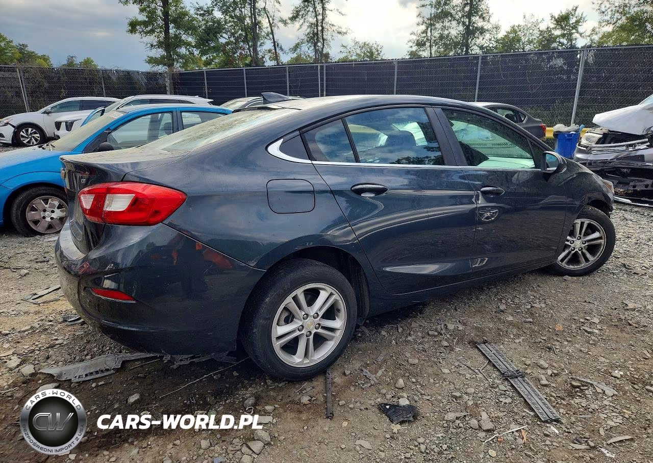 2017 Chevrolet Cruze Lt VIN:1G1BE5SM7H7136144 - 3