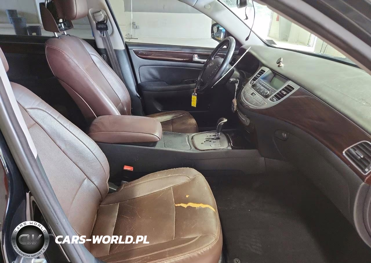 2012 Hyundai Genesis 3.8L VIN:KMHGC4DD1CU182097 - 7