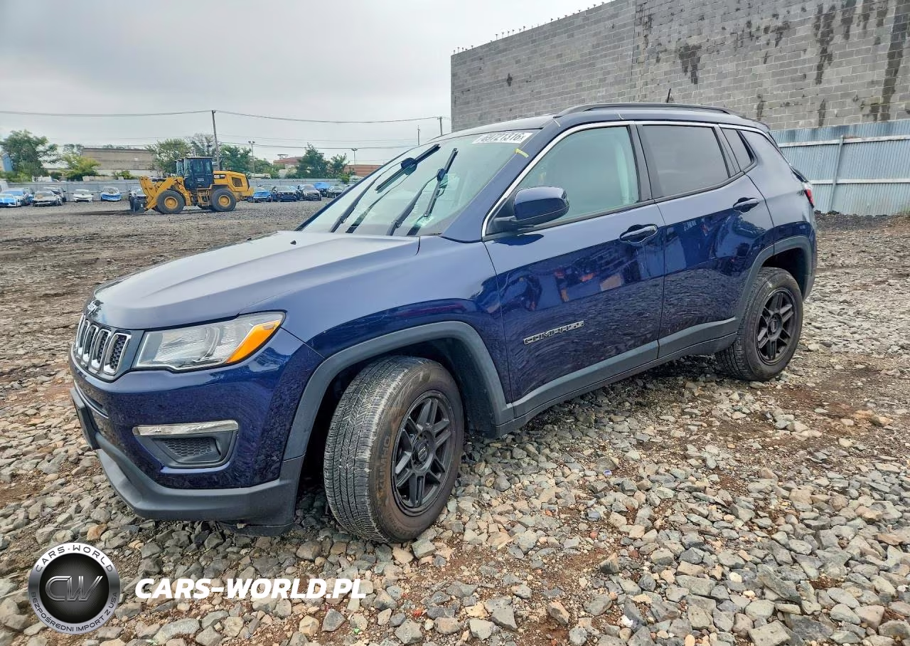 2018 Jeep Compass Latitude VIN:3C4NJDBB9JT138603 - 1
