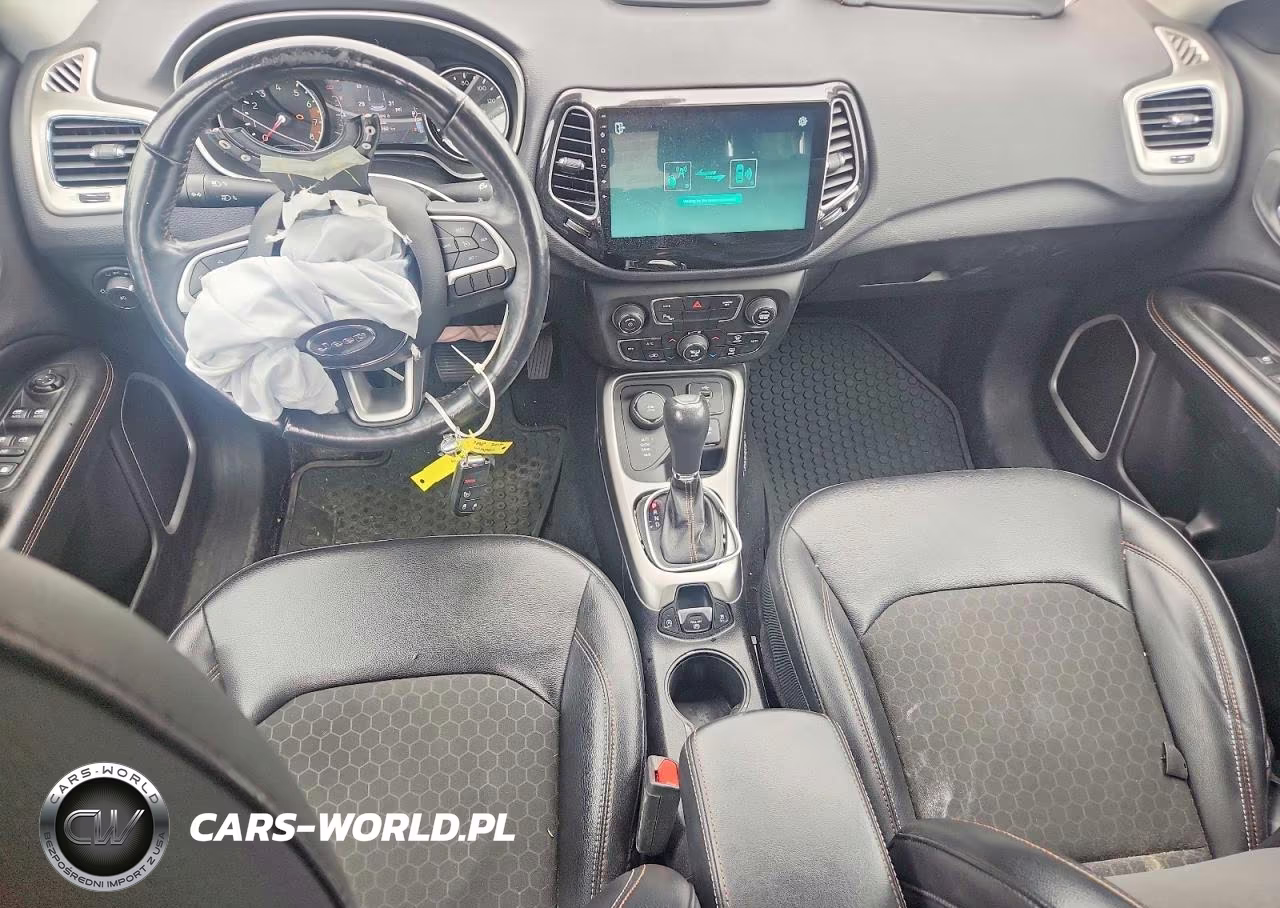 2018 Jeep Compass Latitude VIN:3C4NJDBB9JT138603 - 8