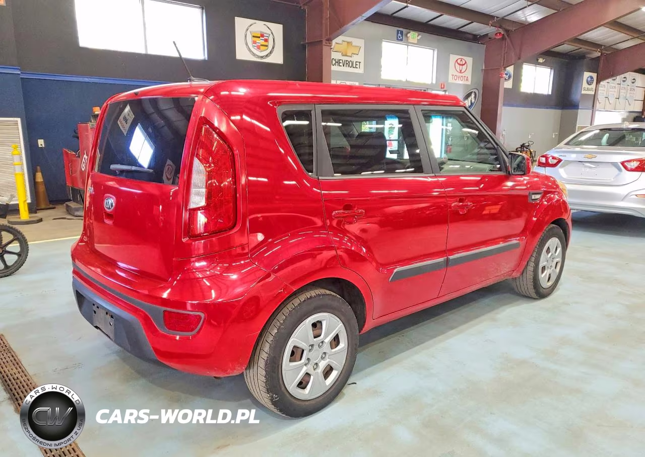 2013 Kia Soul Base VIN:KNDJT2A54D7618517 - 3