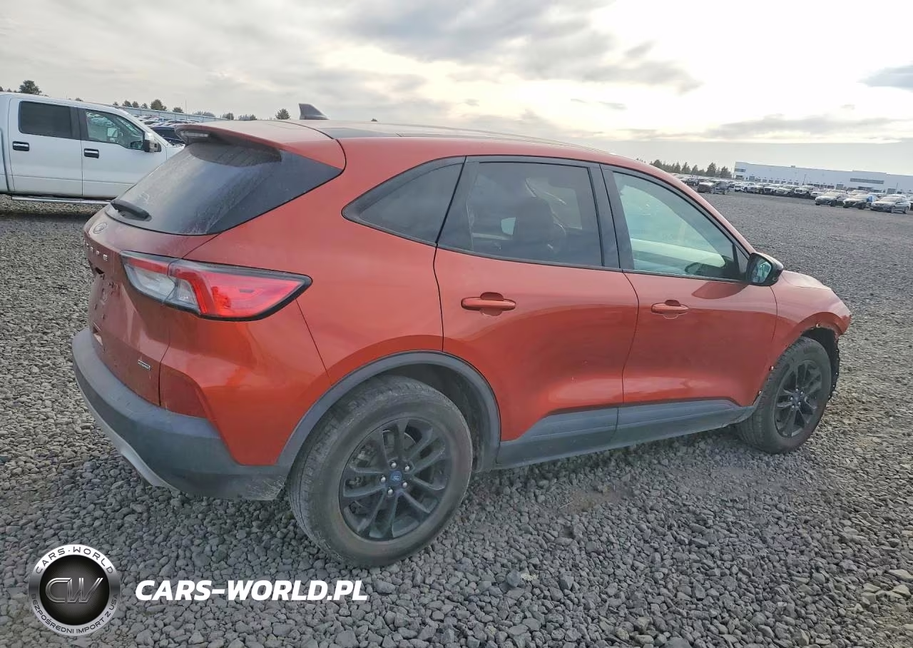 2020 Ford Escape Se Sport VIN:1FMCU0BZ8LUB13703 - 3