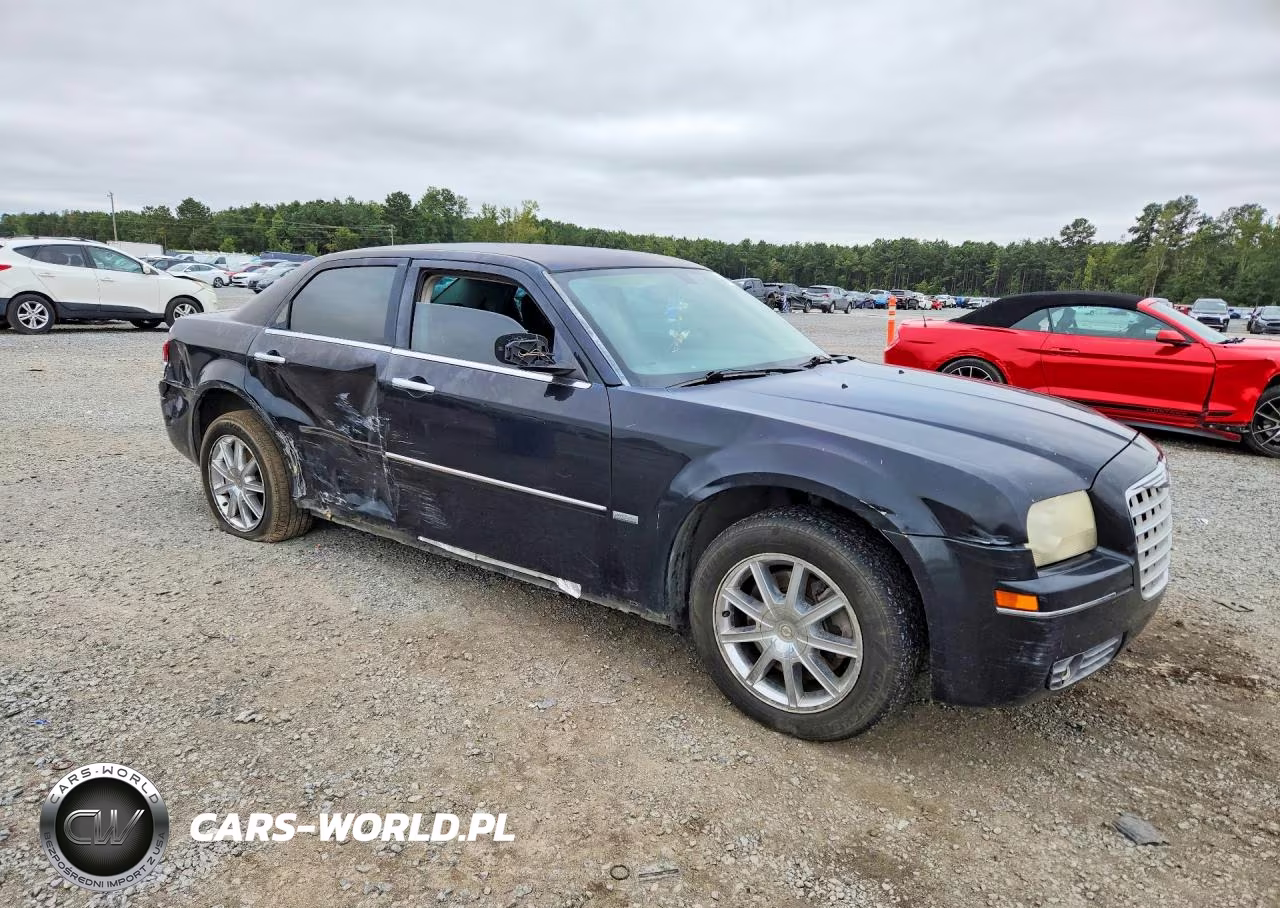 2010 Chrysler 300 Touring VIN:2C3CK5CV2AH147725 - 4