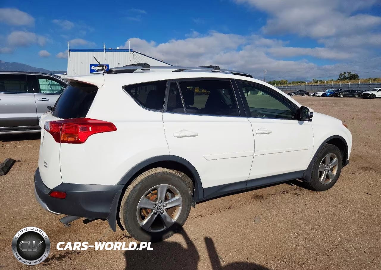 2015 Toyota Rav4 Xle VIN:JTMRFREV8FD150521 - 3