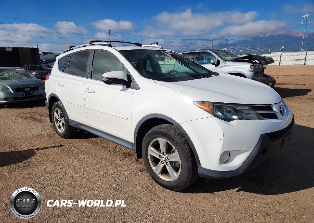 2015 Toyota Rav4 Xle VIN:JTMRFREV8FD150521 - 4