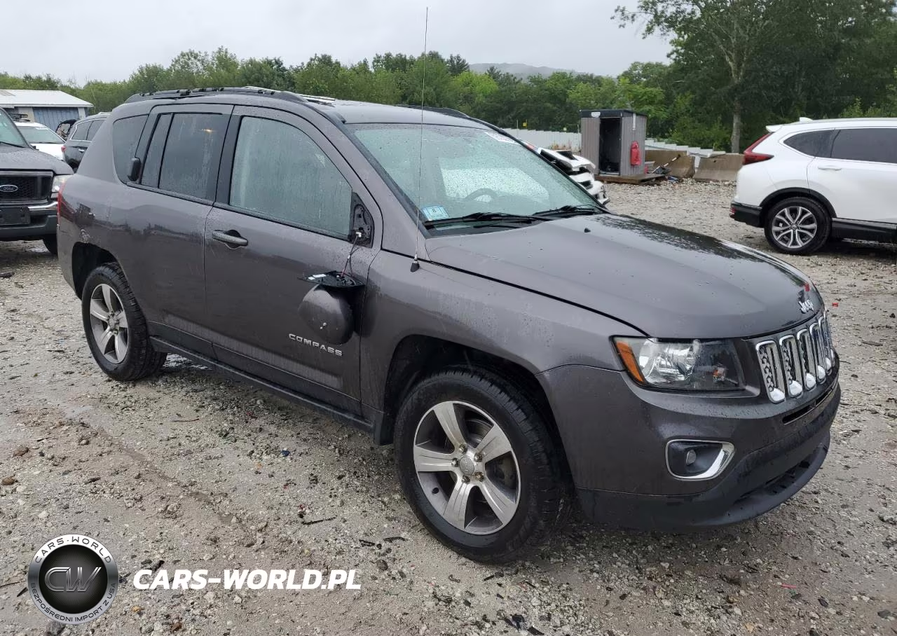 2016 Jeep Compass Latitude VIN:1C4NJDEB5GD654919 - 4