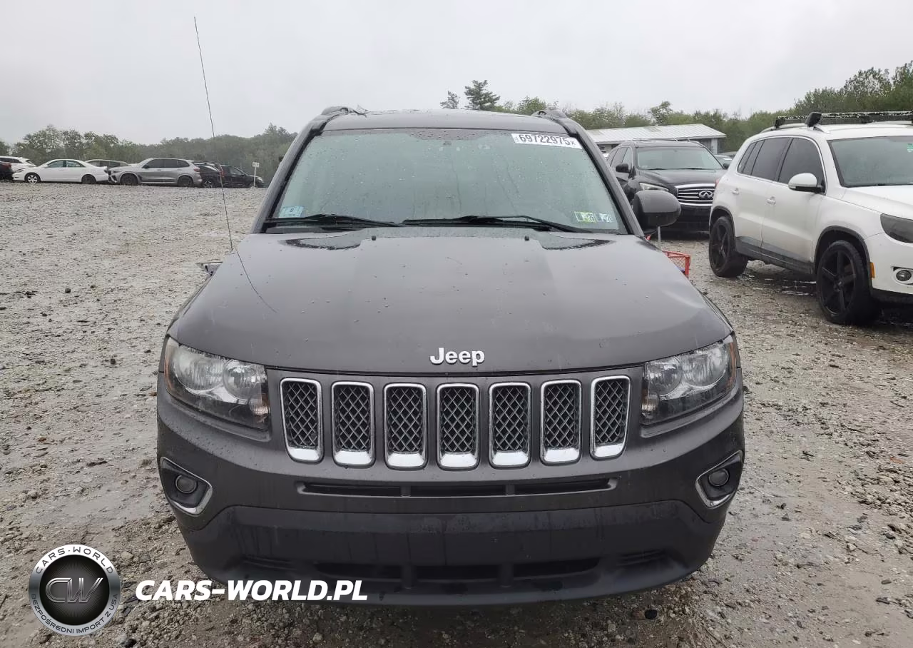 2016 Jeep Compass Latitude VIN:1C4NJDEB5GD654919 - 5