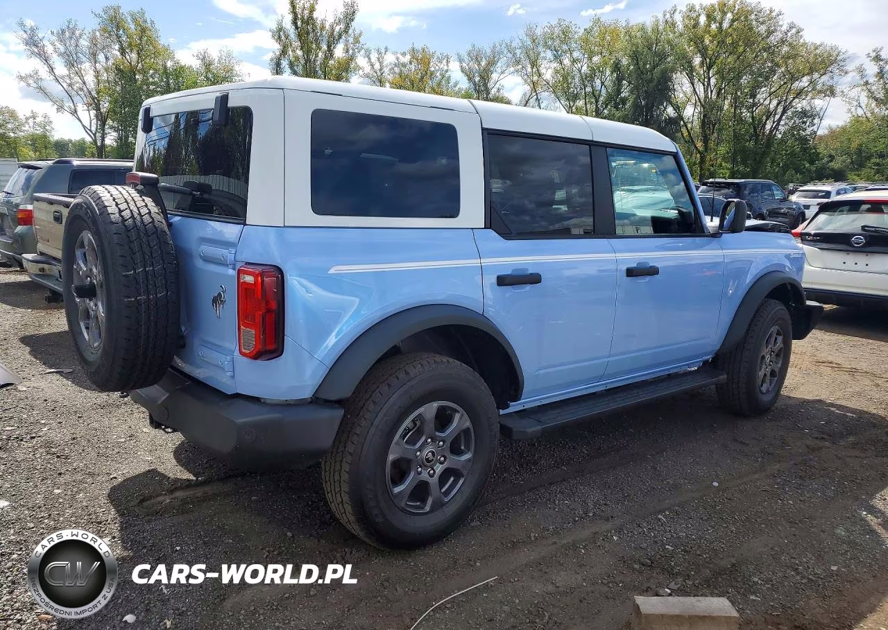 2023 Ford Bronco Base VIN:1FMDE5BH3PLB95566 - 3