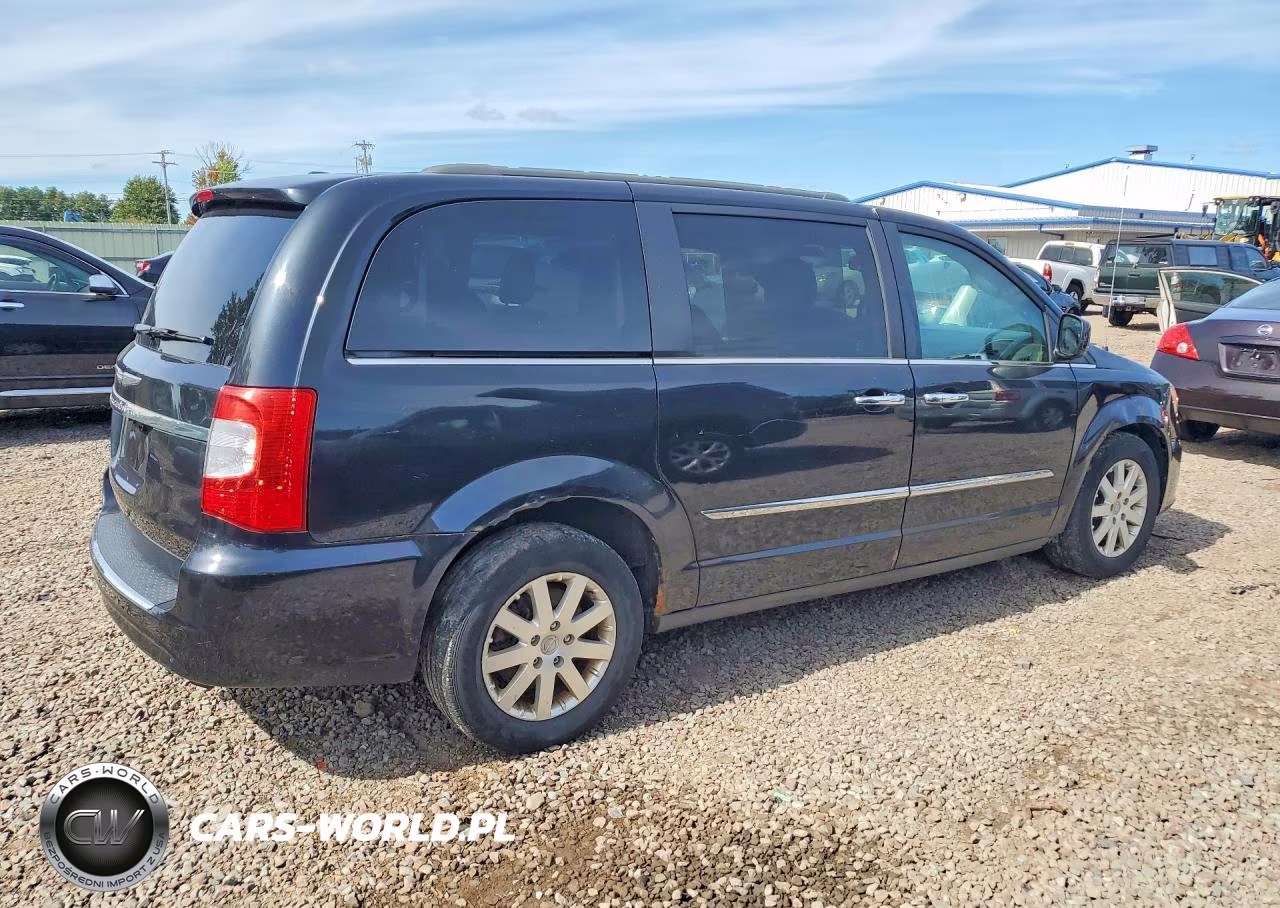 2015 Chrysler Town & Country Touring VIN:2C4RC1BG8FR710941 - 3