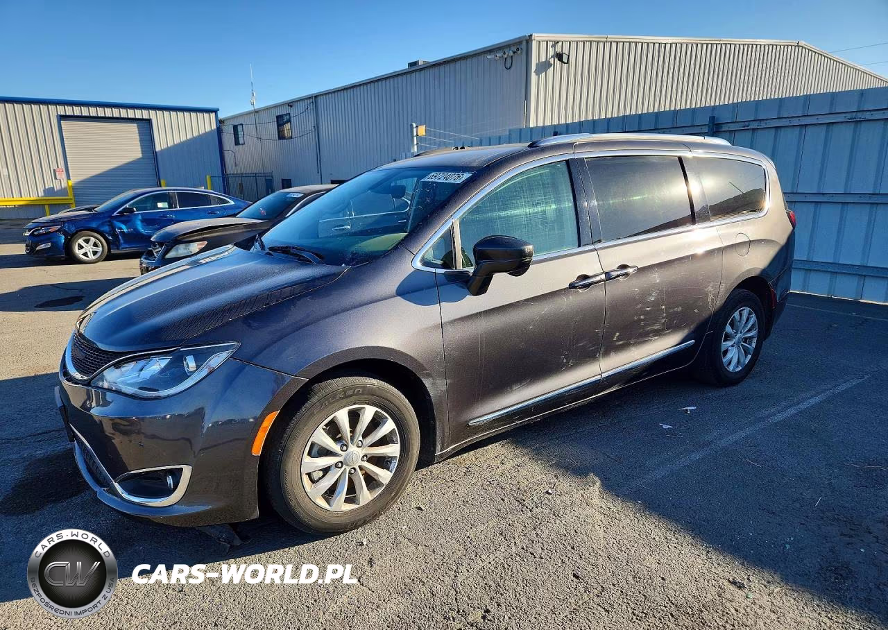 2019 Chrysler Pacifica Touring L VIN:2C4RC1BG9KR650971 - 1