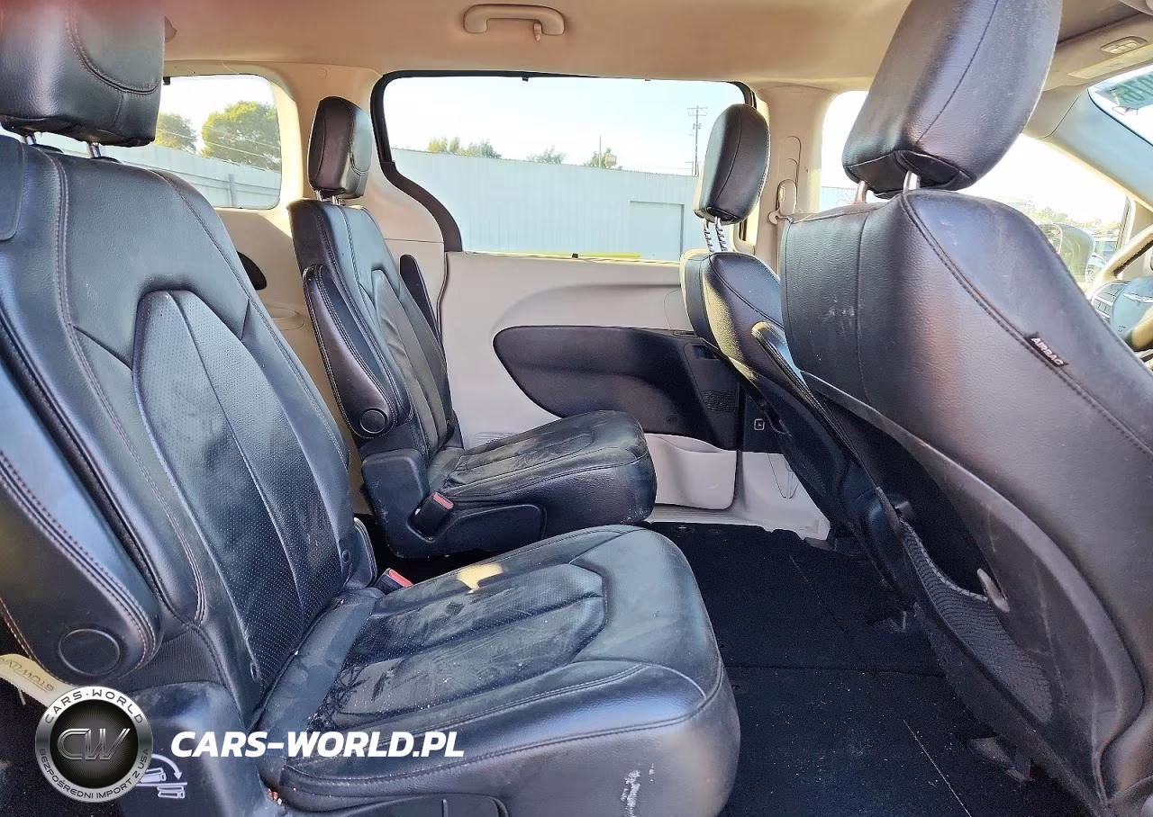 2019 Chrysler Pacifica Touring L VIN:2C4RC1BG9KR650971 - 11