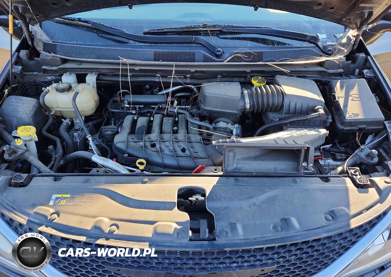 2019 Chrysler Pacifica Touring L VIN:2C4RC1BG9KR650971 - 12