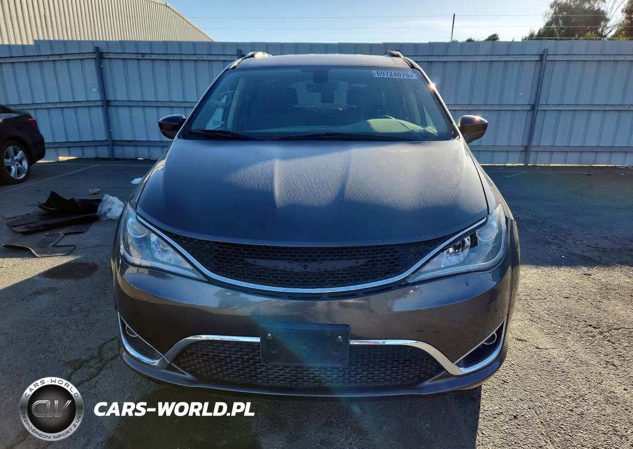 2019 Chrysler Pacifica Touring L VIN:2C4RC1BG9KR650971 - 5