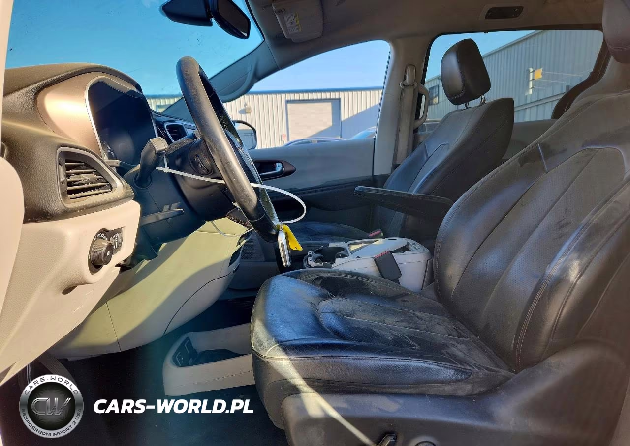 2019 Chrysler Pacifica Touring L VIN:2C4RC1BG9KR650971 - 7