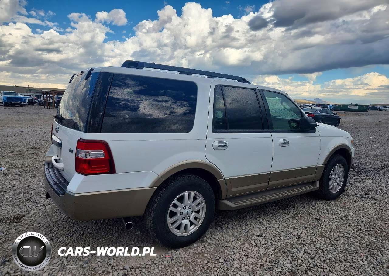 2013 Ford Expedition Xlt VIN:1FMJU1J55DEF16819 - 3