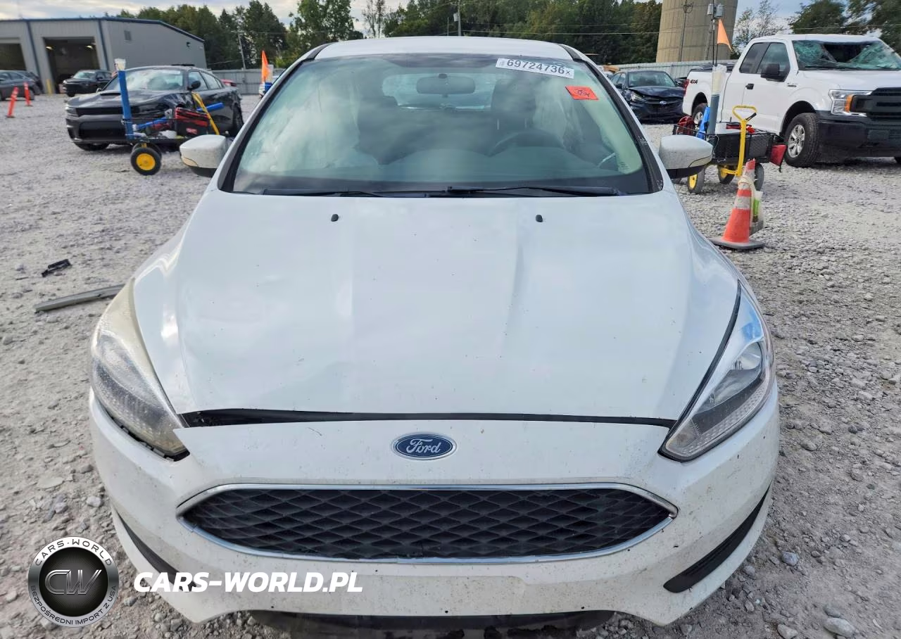 2018 Ford Focus Se VIN:1FADP3K25JL258713 - 5