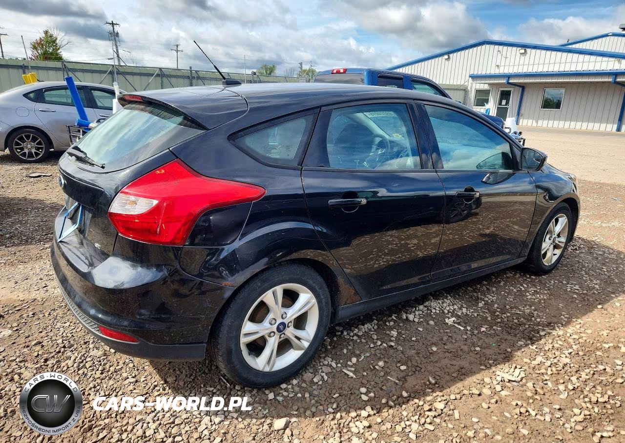 2014 Ford Focus Se VIN:1FADP3K29EL455115 - 3