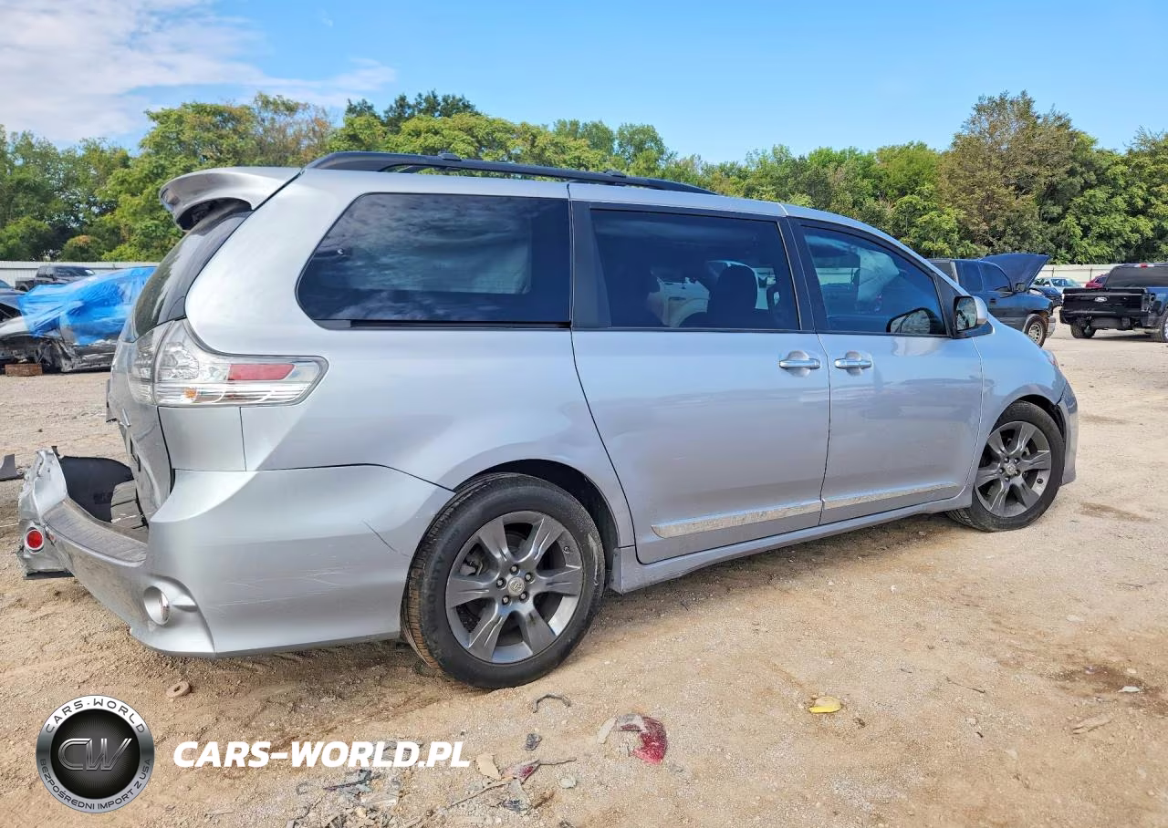 2015 Toyota Sienna Sport VIN:5TDXK3DC9FS687709 - 3