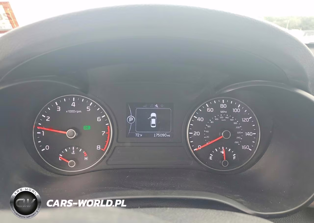 2018 Kia Optima Lx VIN:5XXGT4L34JG267774 - 9