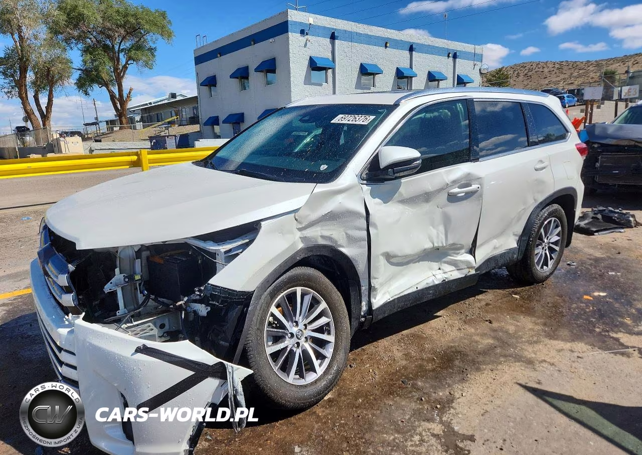 2019 Toyota Highlander Xle VIN:5TDJZRFH9KS573233 - 1