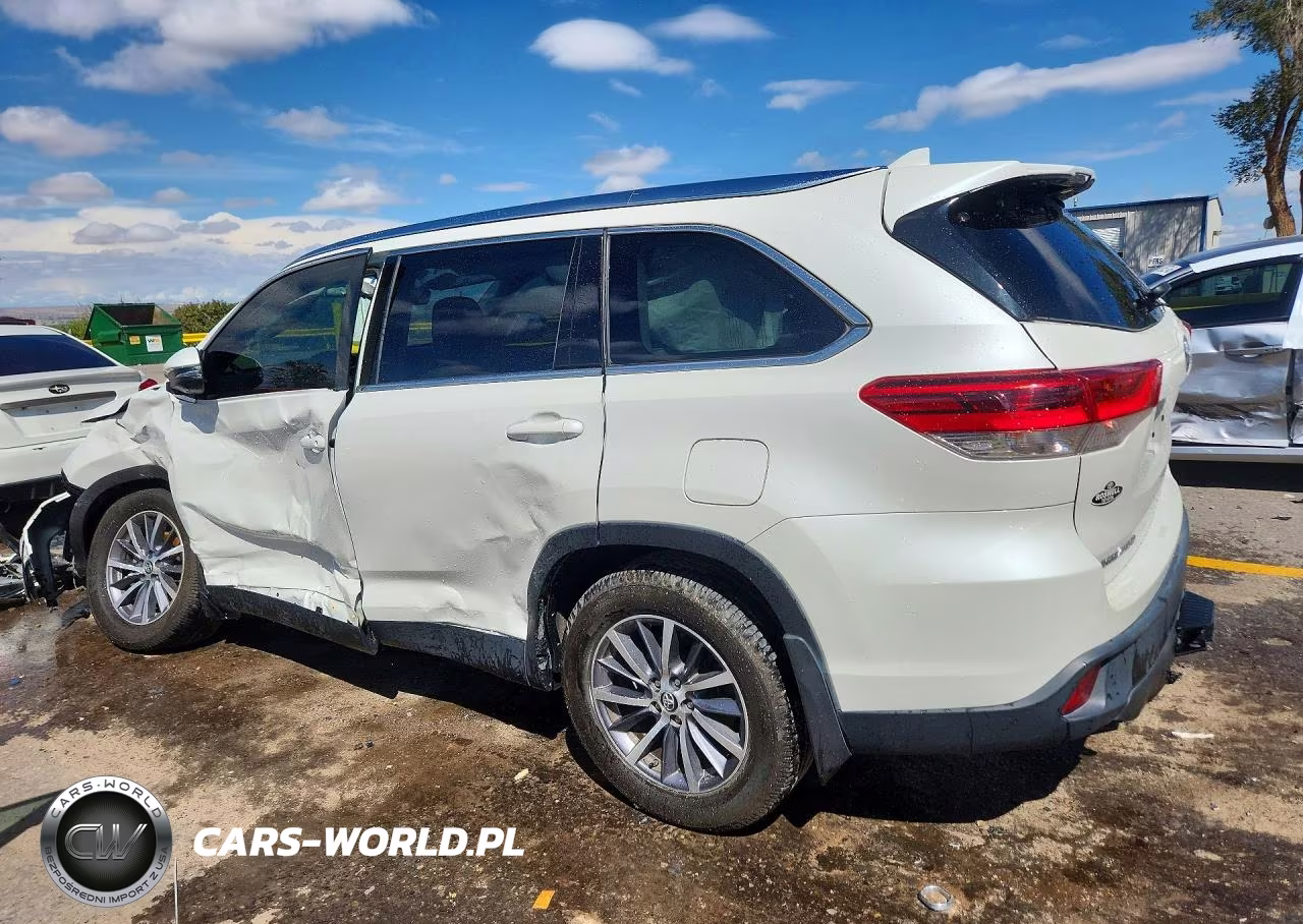 2019 Toyota Highlander Xle VIN:5TDJZRFH9KS573233 - 2
