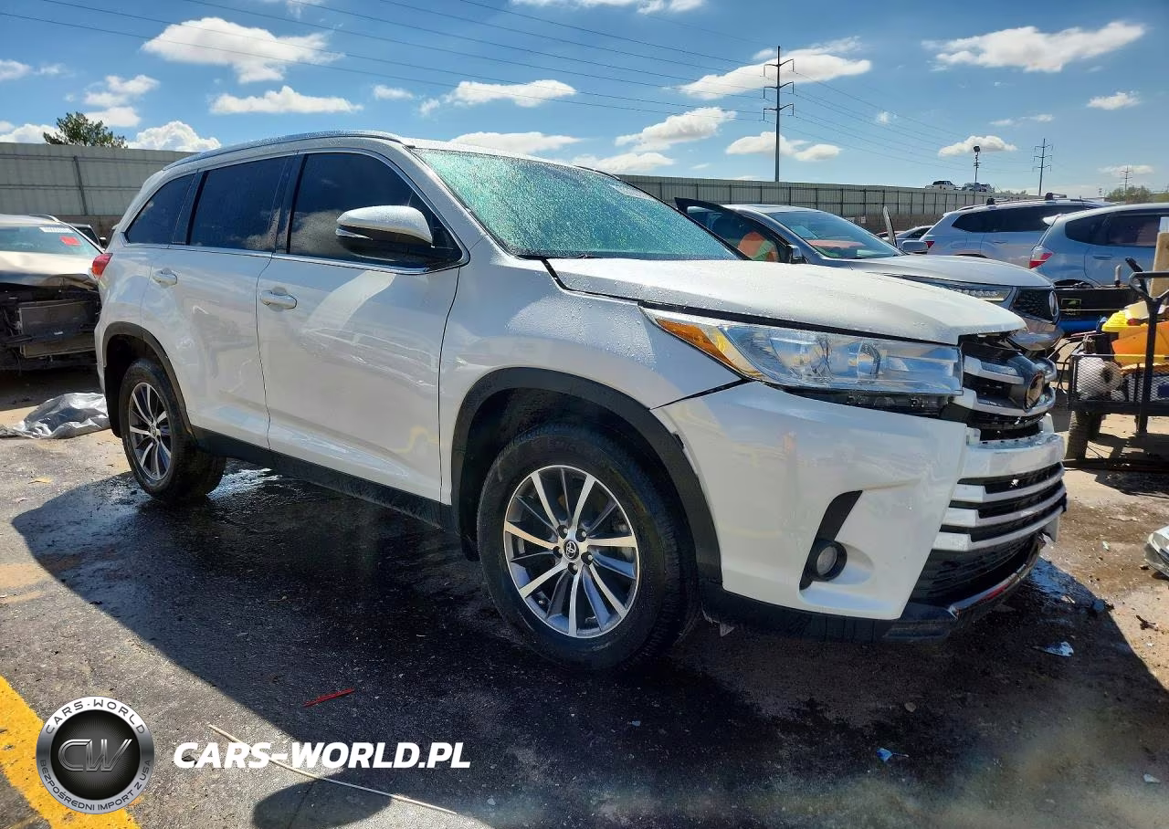 2019 Toyota Highlander Xle VIN:5TDJZRFH9KS573233 - 4